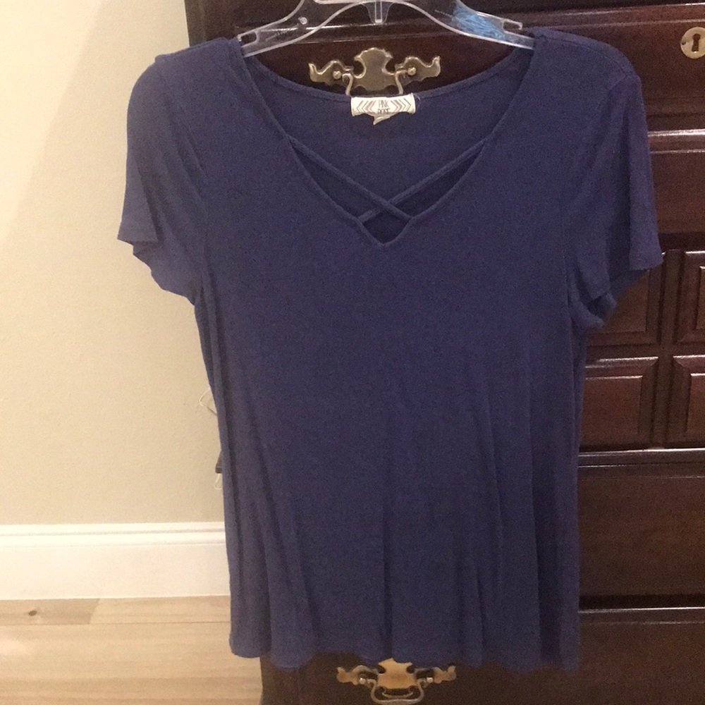 Cross neck t shirt
